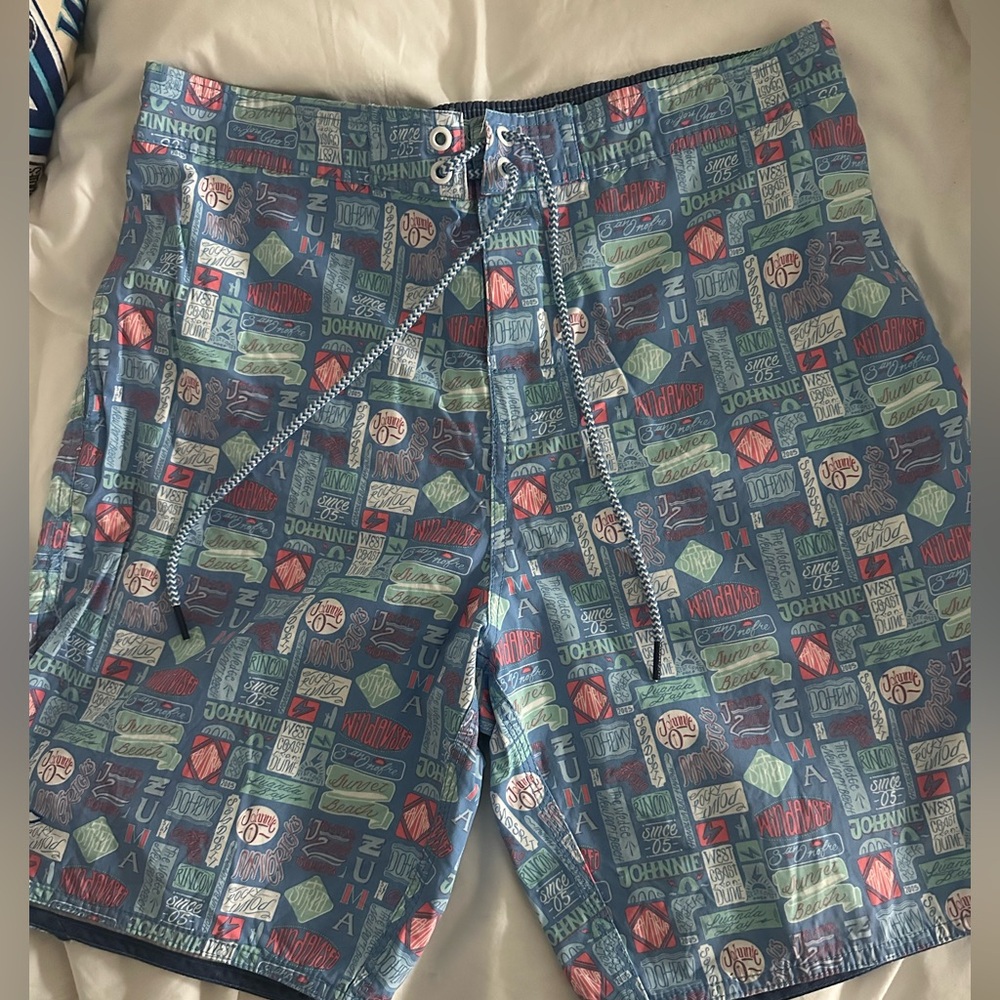 Johnnie-O Board Shorts, 7" inseam,
Size Med